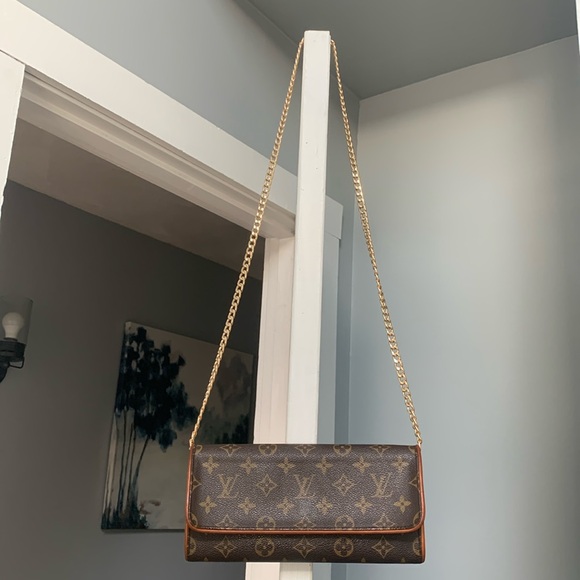 ❌SOLD❌2000 authentic Louis Vuitton Twin Pochette GM with box and free chain - Picture 17 of 17